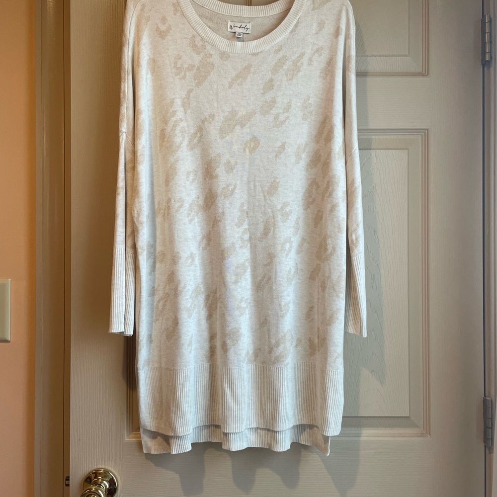 Wonderly Cream and Tan Long Sleeve Sweater Dress, NWT, Size Medium‎